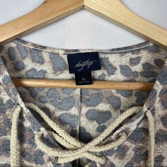 Daytrip Brown Leopard Print Lace Up Roll Cuff Short Sleeve T-Shirt XL - Picture 3 of 4